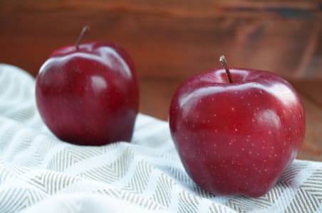 Organic Apples, Spartan- Code#: PR100017NCO
