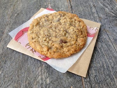 Oatmeal Raisin Cookies- Code#: DE8007