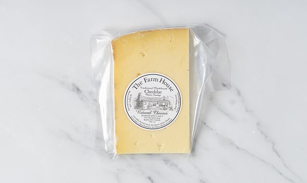 Traditional Clothbound Aged Cheddar Wedge